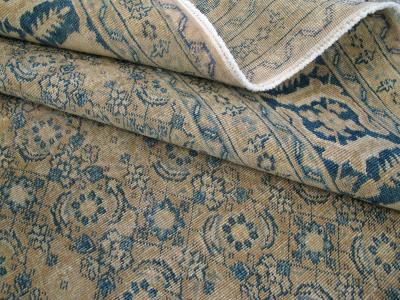 ANTIQUE PERSIAN TABRIZ CARPET