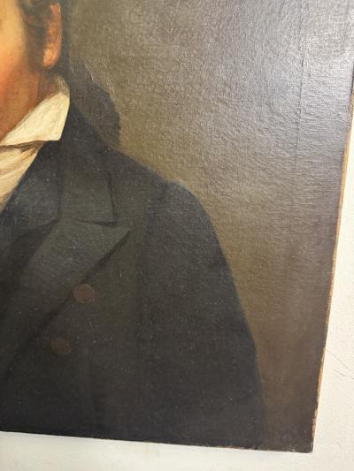 ANTIQUE PORTRAIT OF A GENTLEMAN