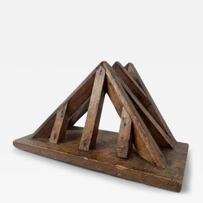 ARCHITECTURAL MODEL OF A ROOF