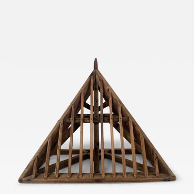 ARCHITECTURAL MODEL OF A ROOF