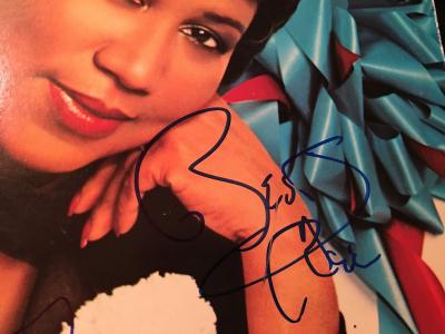 ARETHA FRANKLIN JUMP TO IT AUTOGRAPHED ALBUM COVER
