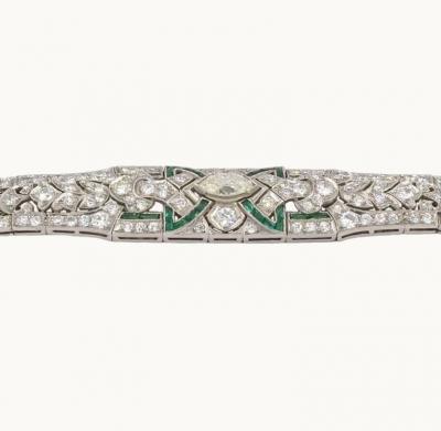 ART DECO DIAMOND AND EMERALD PLATINUM BRACELET CIRCA 1920