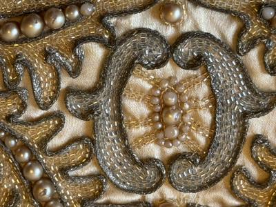 ART DECO SATIN CLUTCH SILVER CLEAR GLASS BEADING PEARLS WITH RHINESTONE CLASP