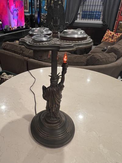 ART DECO STATUE OF LIBERTY STANDING ASHTRAY WITH ILLUMINATED TORCH