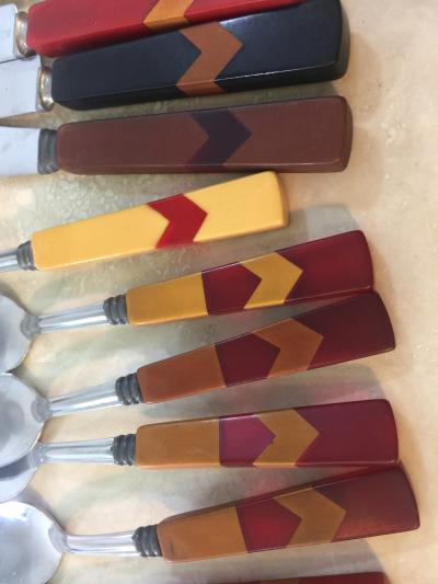 ART DECO TWO TONE BAKELITE CUTLERY SET