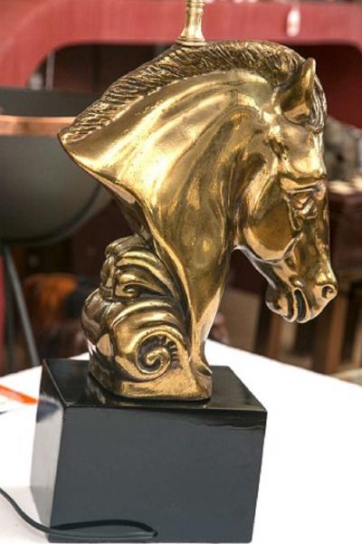 ART MODERNE HORSE HEAD ON BASE TABLE LAMP