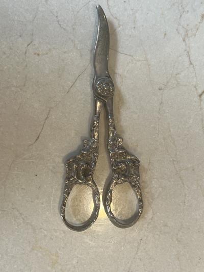 ART NOUVEAU STERLING SILVER GRAPE SHEARS