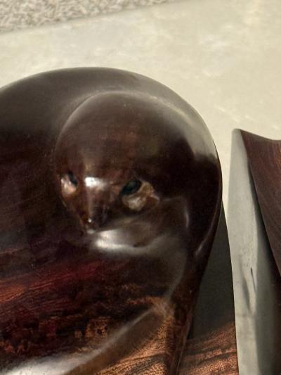 ARTIST CARVED HARDWOOD SEAL WITH BLACK ONYX EYES BOOKENDS