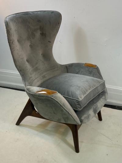 Adrian Pearsall MODERNIST PAIR OF ADRIAN PEARSALL WING CHAIRS