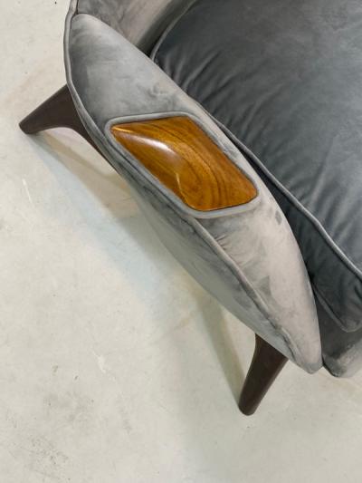Adrian Pearsall MODERNIST PAIR OF ADRIAN PEARSALL WING CHAIRS