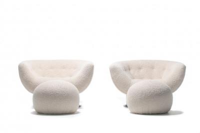 Adrian Pearsall Pair of Adrian Pearsall Swivel Lounge Chairs in Ivory Boucl with Walnut Bases