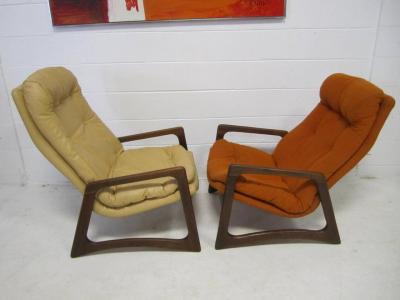 Adrian Pearsall Sculptural Pair of Adrian Pearsall Walnut Lounge Chairs Mid Century Modern