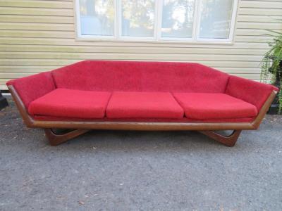 Adrian Pearsall Stylish Adrian Pearsall Style Sculptural Walnut Sofa Midcentury
