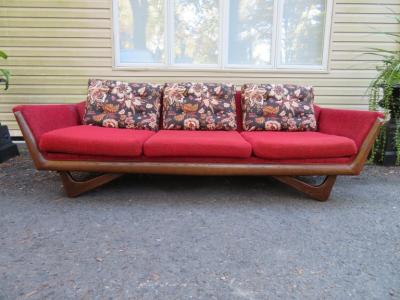 Adrian Pearsall Stylish Adrian Pearsall Style Sculptural Walnut Sofa Midcentury