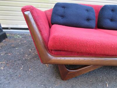 Adrian Pearsall Stylish Adrian Pearsall Style Sculptural Walnut Sofa Midcentury