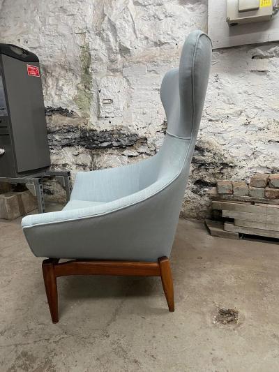 Adrian Pearsall WALNUT LIGHT BLUE LINEN WINGBACK CHAIR ATTRIBUTED TO ADRIAN PEARSALL