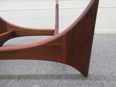 Adrian Pearsall Wonderful Adrian Pearsall Square Sculptured Walnut Coffee Table Midcentury