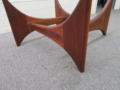 Adrian Pearsall Wonderful Adrian Pearsall Square Sculptured Walnut Coffee Table Midcentury