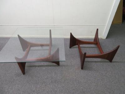 Adrian Pearsall Wonderful Adrian Pearsall Square Sculptured Walnut Coffee Table Midcentury