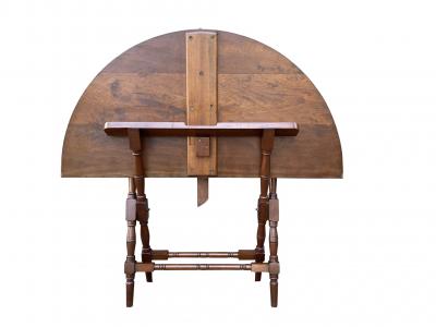 Aesthetic Walnut Chart Table