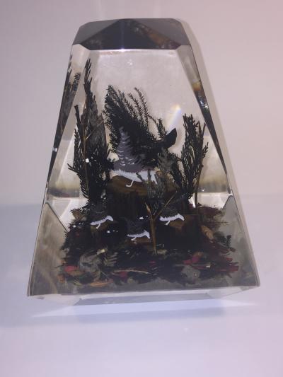 Alessandro Albrizzi Modern Trio of High End Solid Lucite Obelisks With Diorama of Wildlife Scenes