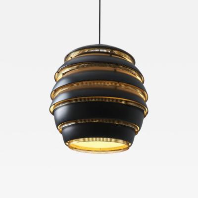 Alvar Aalto Alvar Aalto A332 Beehive Pendant in Brass Black Valaistusty Finland 1950s