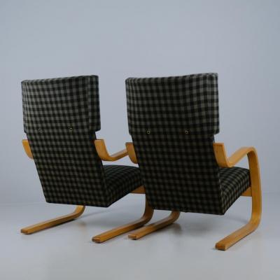 Alvar Aalto Alvar Aalto Pair of Cantilever Armchairs M 401 Green Buffalo Check Artek 1950s