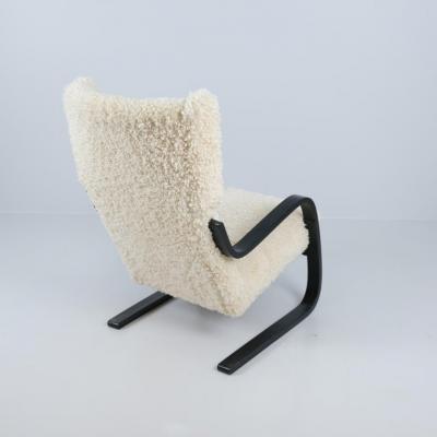 Alvar Aalto Early Alvar Aalto Armchair Model 401 in White Sheepskin Artek 1940s