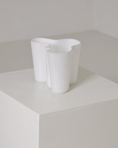 Alvar Aalto Iconic Alvar Aalto Savoy Vase Model 3030 in Opaline White Iittala 1960s