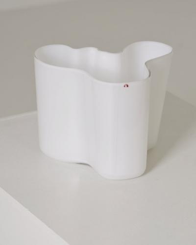 Alvar Aalto Iconic Alvar Aalto Savoy Vase Model 3030 in Opaline White Iittala 1960s