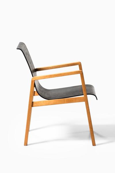Alvar Aalto Scandinavian Modern Armchair in Birch and Lacquer by Alvar Aalto 1930s