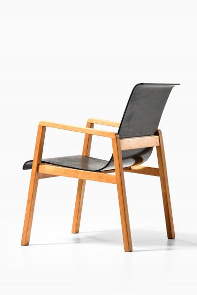 Alvar Aalto Scandinavian Modern Armchair in Birch and Lacquer by Alvar Aalto 1930s