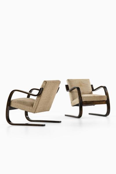 Alvar Aalto Set of 2 Mid Century Easy Chairs by Alvar Aalto 1933