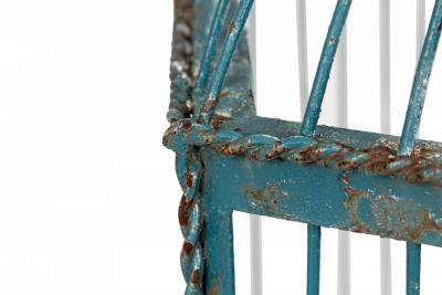 American Country Painted Metal Outdoor Birdcage