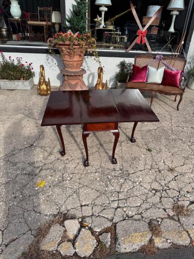 American Mahogany Drop Leaf table