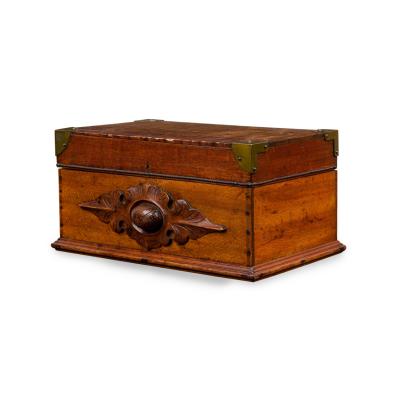 American Victorian Country style Brown Wooden Box