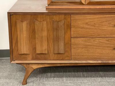 An Irish Mid Century Modern Breakfront China Cabinet Showcase Display Unit