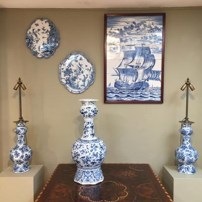 An impressive early 18th century Dutch Delft vase