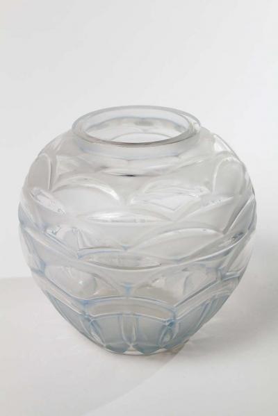 Andr Hunebelle ART DECO GLASS VASE BY A HUNEBELLE