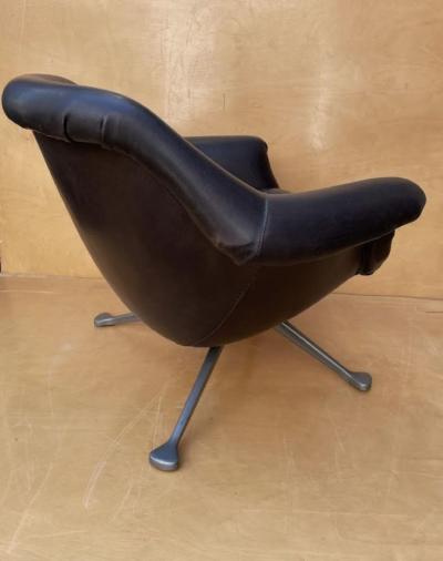 Angelo Mangiarotti Rare Armchair mod 1110