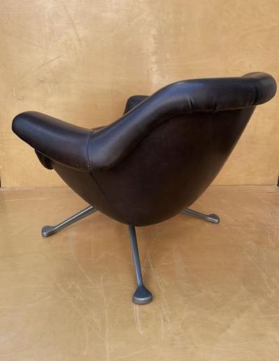 Angelo Mangiarotti Rare Armchair mod 1110