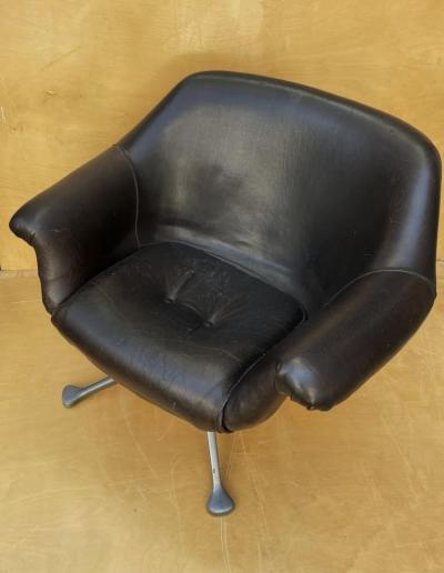 Angelo Mangiarotti Rare Armchair mod 1110