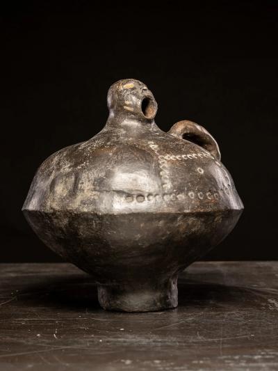 Anthropomorphic ceramic vessel Luba People DRC 
