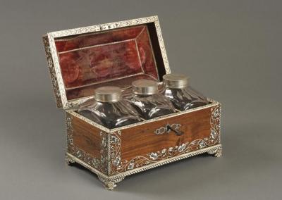 Antique 18th Century Indian Vizag Padouk Tea Caddy Chest With Ivory Inlays