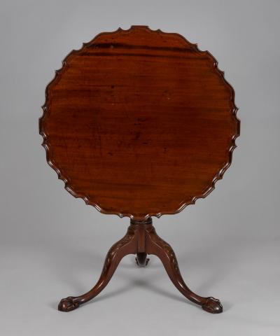 Antique 18th Century Tilt Top Pie Crust Pedestal Table