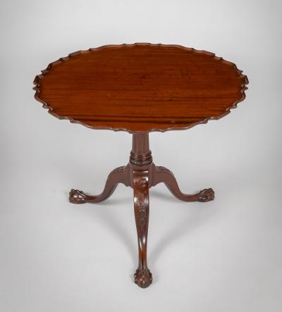 Antique 18th Century Tilt Top Pie Crust Pedestal Table