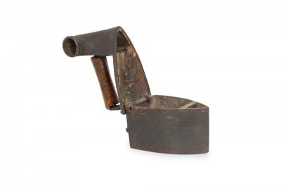 Antique American Country Clothes Iron