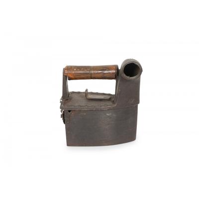 Antique American Country Clothes Iron