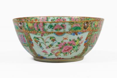 Antique Chinese Export Porcelain Rose Medallion Bowl