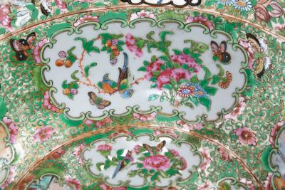 Antique Chinese Export Porcelain Rose Medallion Bowl